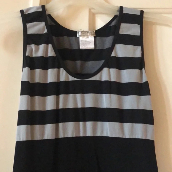Black & gray mini woman’s size medium - Picture 2 of 3